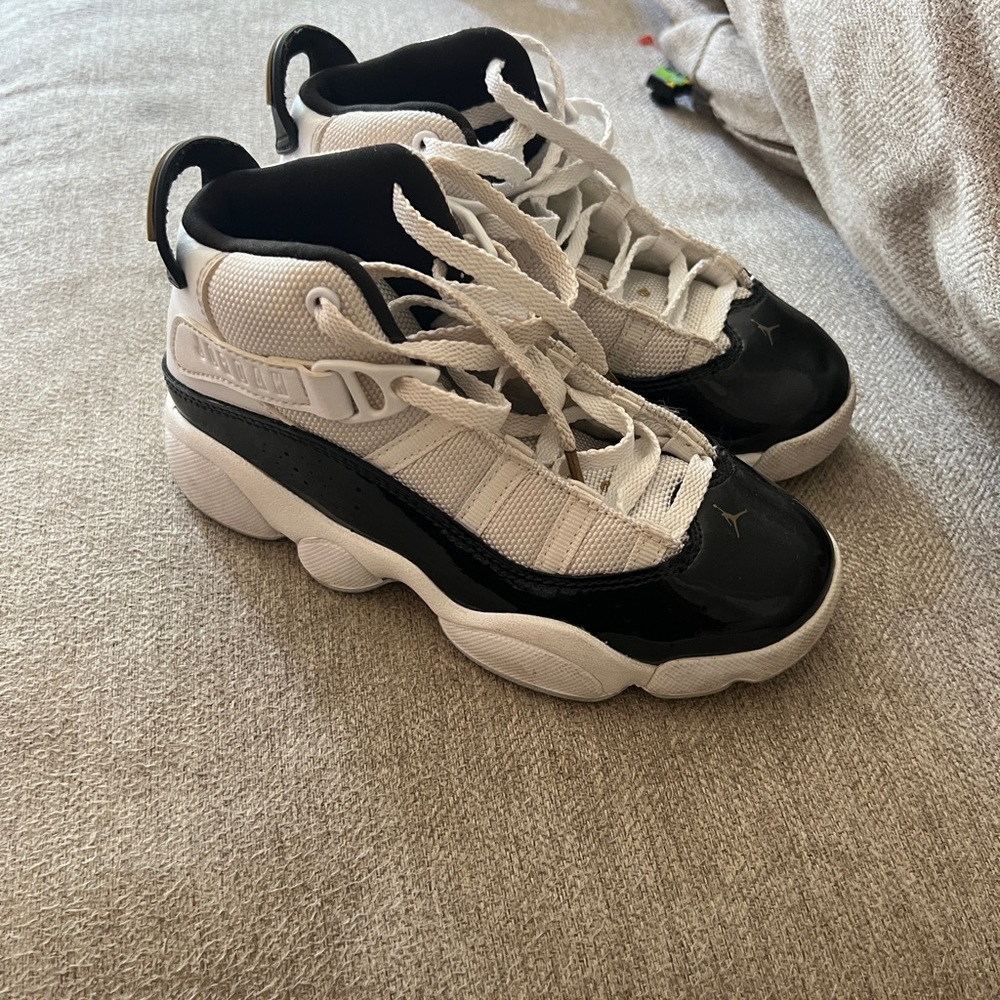 Jordan 6 rings Kids Sneakers Black and White